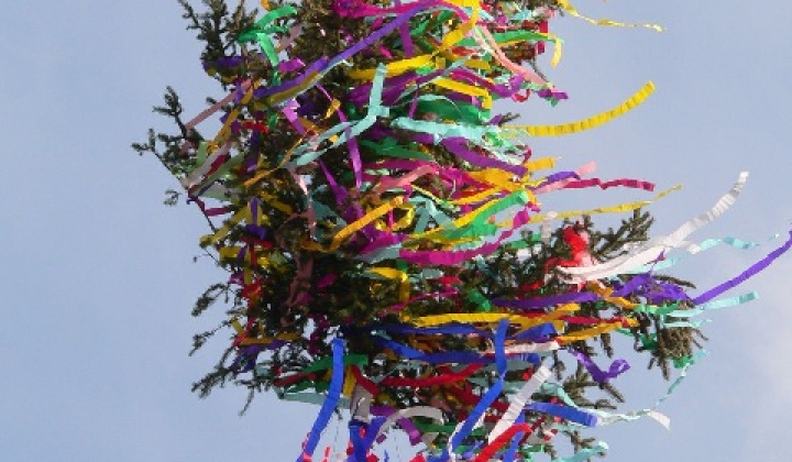 Fotka - Pozvánka na stavanie mája